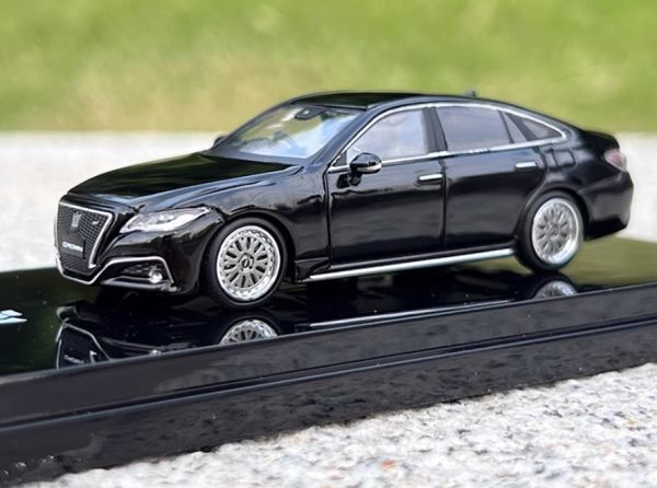 ★限定１個★ホビージャパン 1:64 トヨタ クラウン 15 世代　シミュレーション　合金カーモデル　コレクション0711