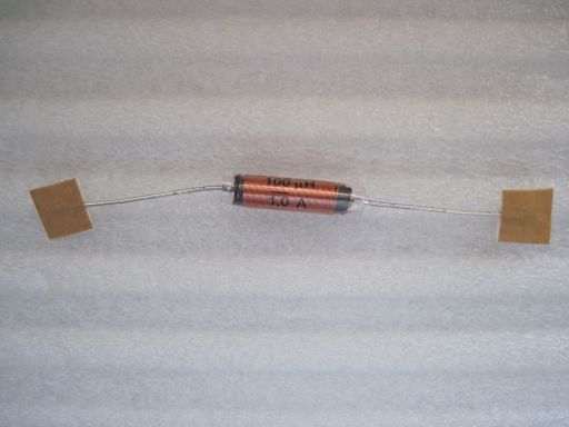 SB03　EPCOS　リードインダクタ　B82111E0000C025？？　100 μH　1A　未使用品ですが長期保存品　リード線末端ノリべた付き有　2本セット