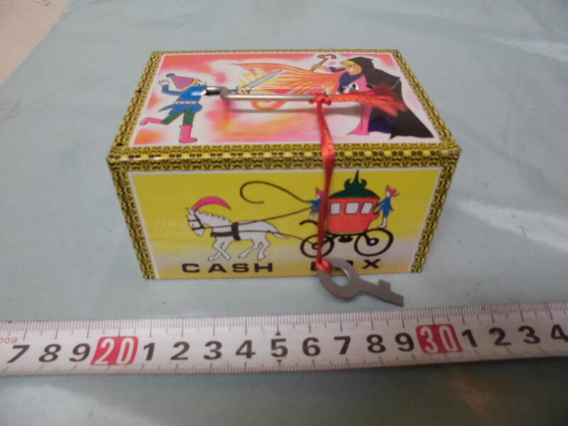 ブリキの貯金箱　CASH BOX　日本製　