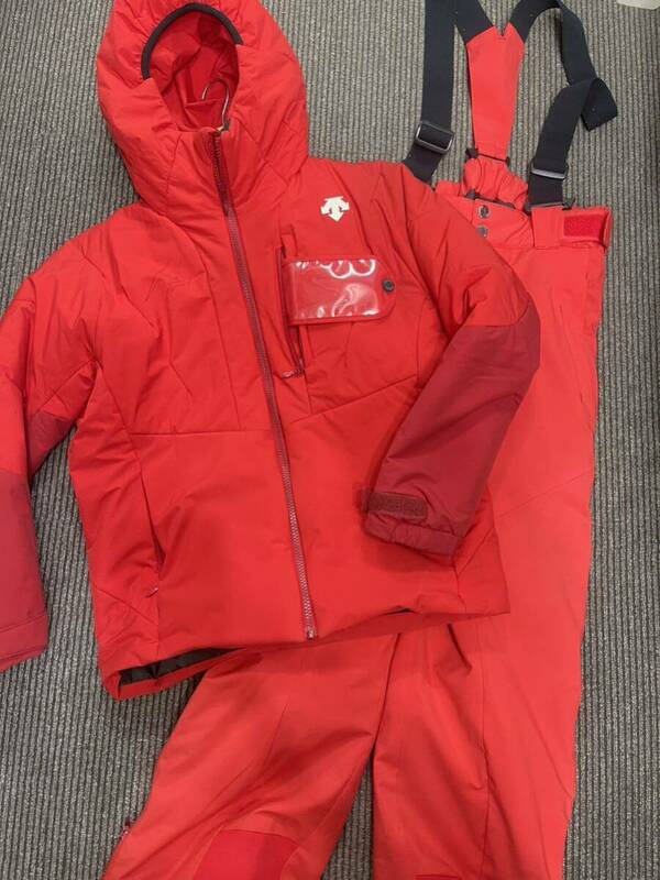 【中古スキーウェア】2022-2023モデル DESCENTE SIO INSULATED JACKET&PANTS 150サイズ