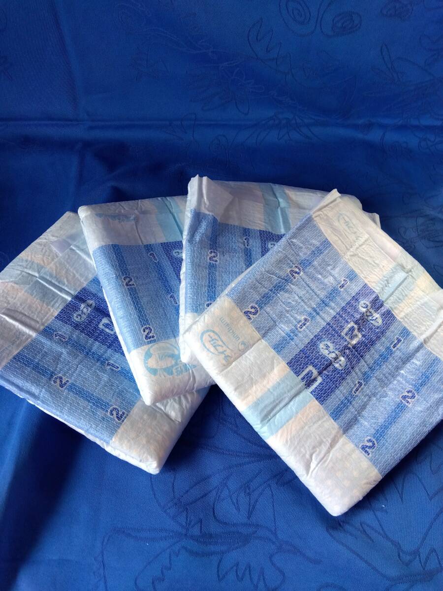 ユニチャーム　大人用おむつ　Ｍ　バラ４枚　お試しに！