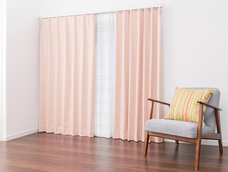 ★完全遮光カーテン★幅95cm丈180cm 2枚組 掃き出し窓におススメ 遮光カーテン １級遮光 1.5倍ヒダ 形状記憶加工付き ライトピンク No1544