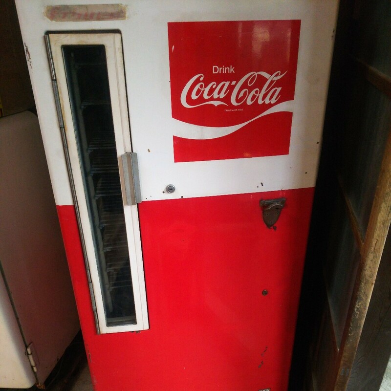 岐阜～引き取り限定+駄菓子屋さん放出品＊コカ・コーラ冷蔵庫+冷えます