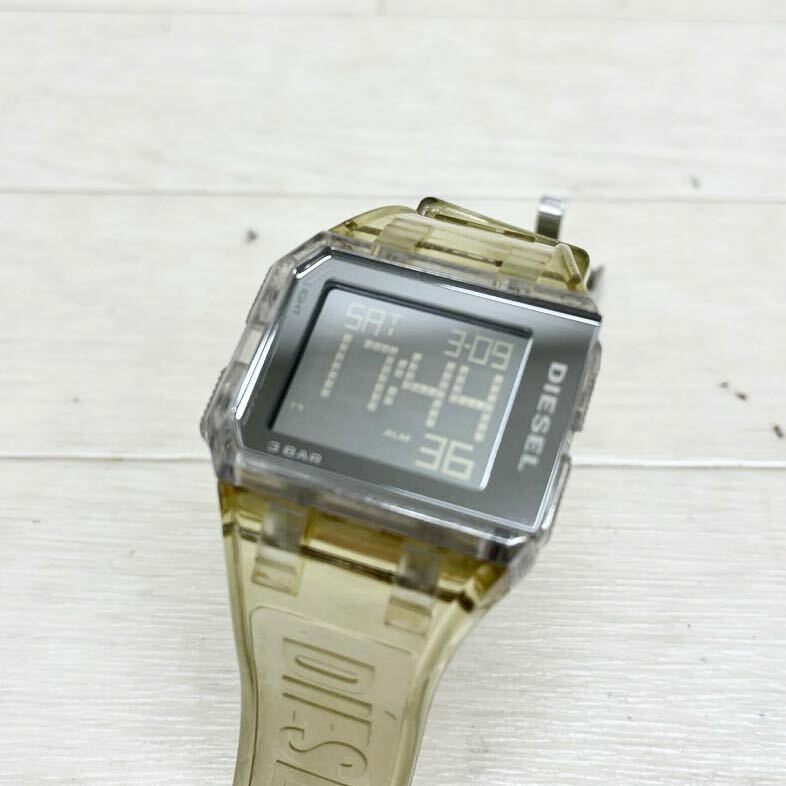1327◎ DIESEL ディーゼル DZ 1917 742001 小物 ファッション 時計 腕時計 デジタル シリコン バンド シルバー メンズ