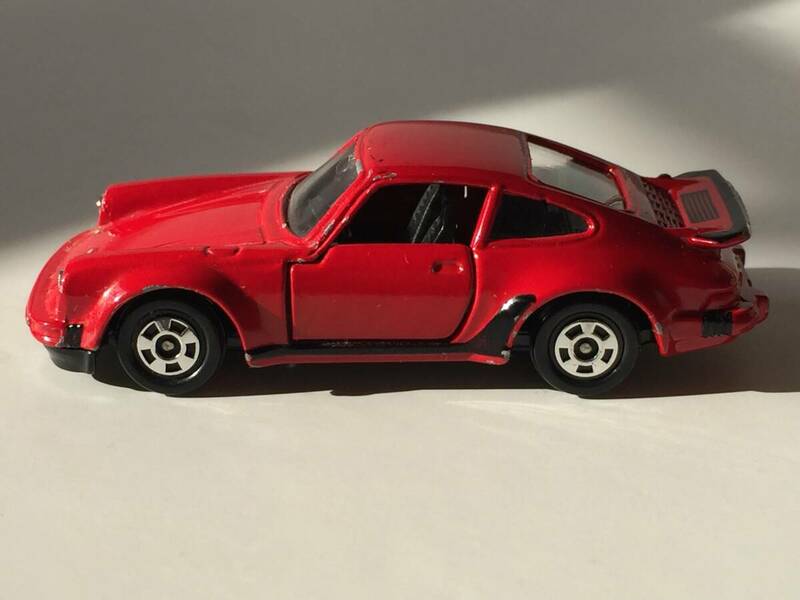 トミカ　ポルシェ　PORSCHE 930 ターボ　TURBO　日本製