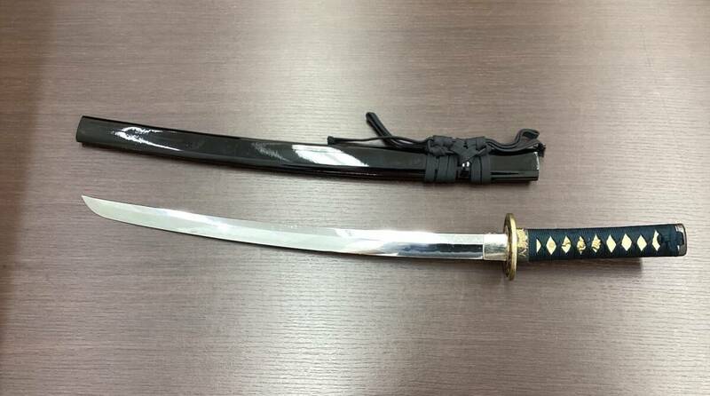 【＃8220】模造刀 日本刀 武具 刀剣 居合刀 　刃無し　全長：約70センチ　※現状品※