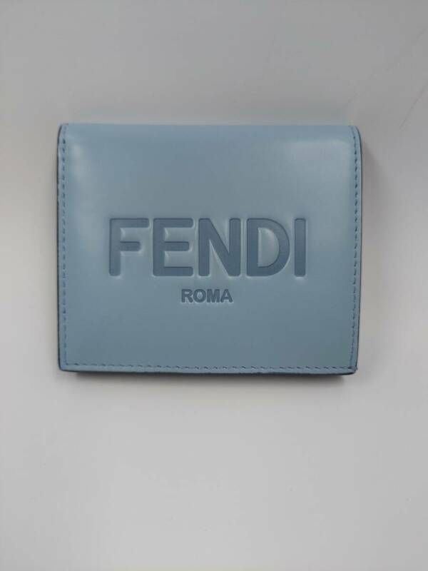 FENDI フェンディ 財布 折りたたみ 二つ折り ミニ ウォレット カードケース 小銭入れ ロゴ エンボス 青 ブルー系 