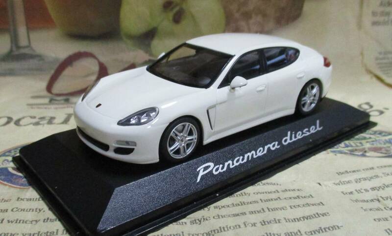 ☆レア*ディーラー限定*Minichamps PMA*1/43*Porsche Panamera Diesel 2011 ホワイト*ポルシェ