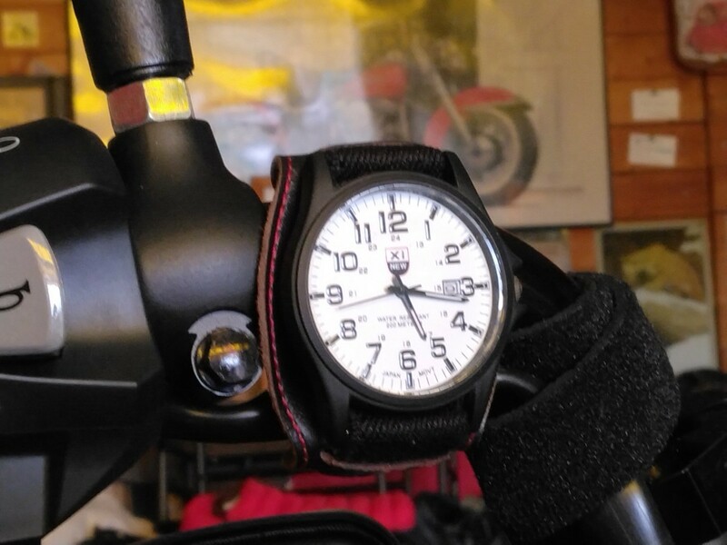 バイク用時計ゴムバンド　CT125　ハンターカブ　バイク　ハンドル　アクセサリー