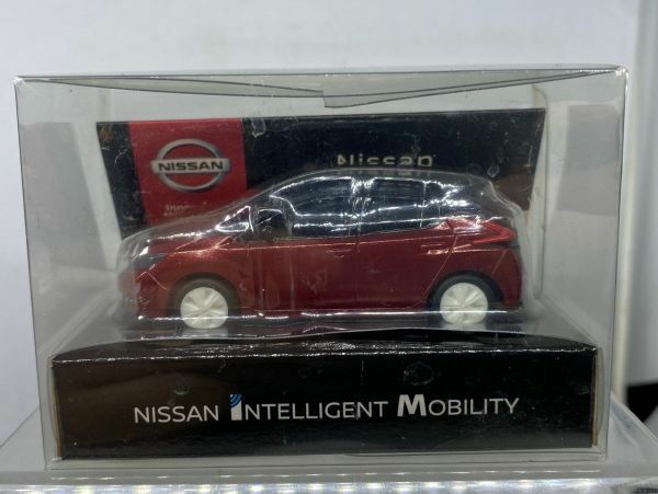 NISSAN LEAF 日産 ニッサン リーフ INTELLIGENT MOBILITY 非売品 ミニカー プルバックカー ノベルティ