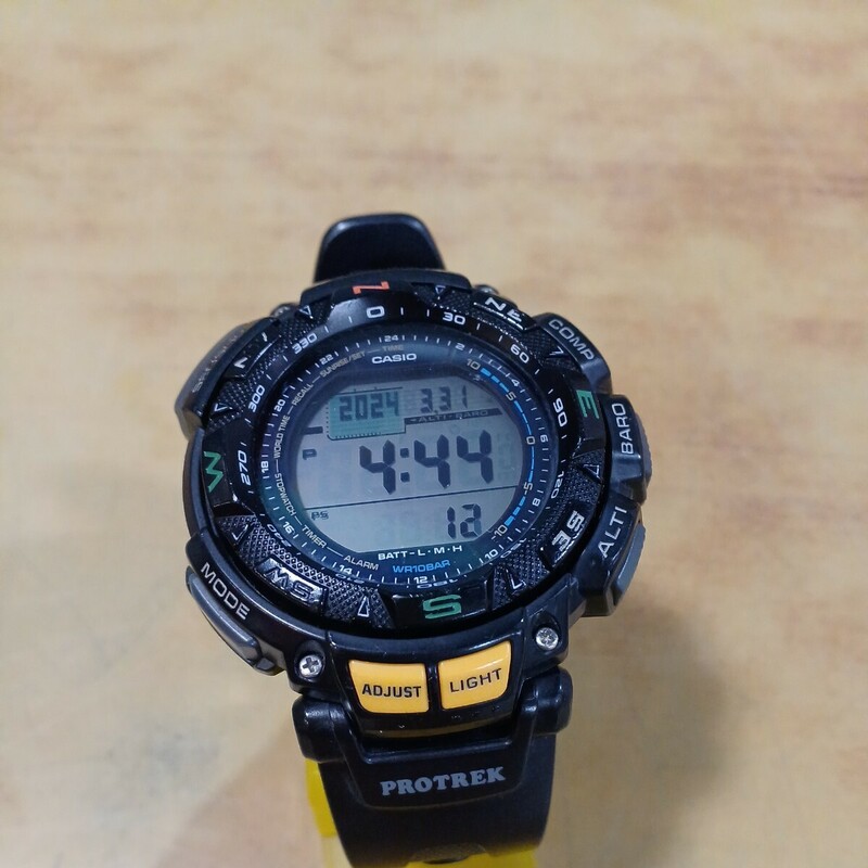 CASIO PROTREK PRG-240 カシオ プロトレック タフソーラー 電波 デジタル 腕時計 中古 簡易動作確認済み 長期保管