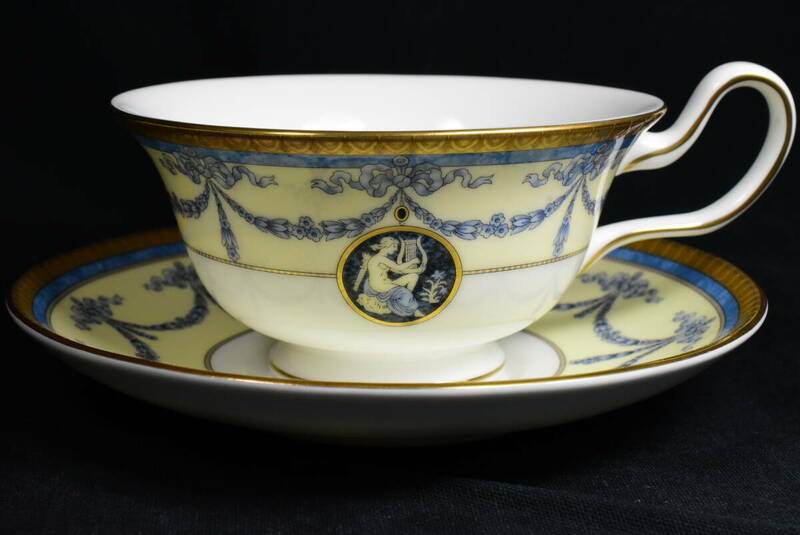 美品 WEDGWOOD ウェッジウッド MADELEINE マデリン 金彩 カップ&ソーサー .N