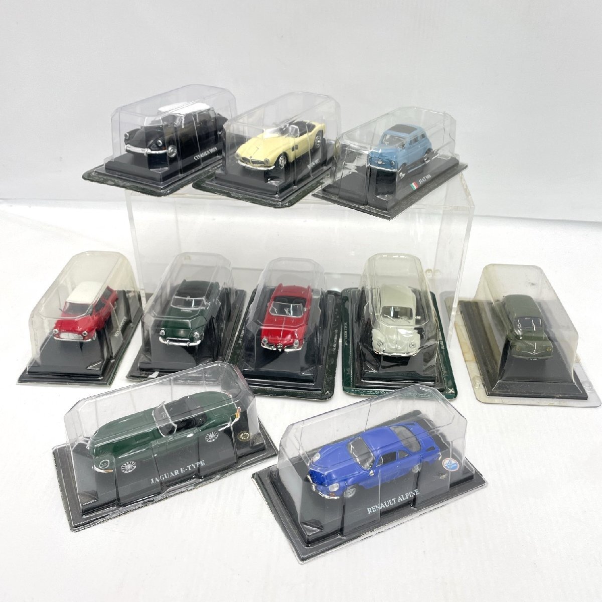 世界レトロ・クラシック車 1/43 1:43 ミニカーまとめ10台 プラスチックケース コレクション ジャガー BMW VW 【道楽札幌】