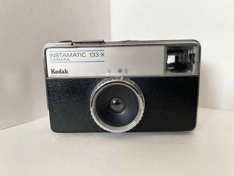 Kodak CAMERA INSTAMATIC 133-X Made in England コダック カメラ 0511