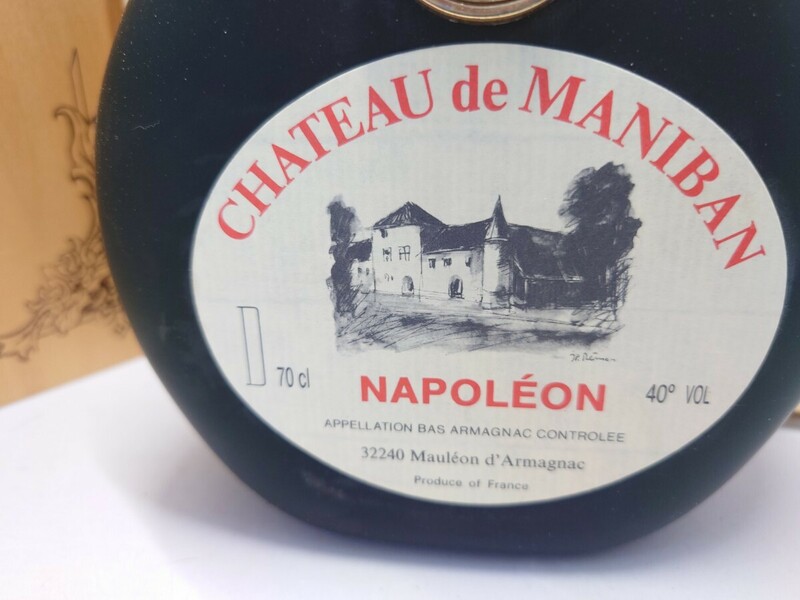 木箱入り　CHATEAU DE MANIBAN　ナポレオン　アルマニャック　700ml　40%　未開栓　古酒　マニバン
