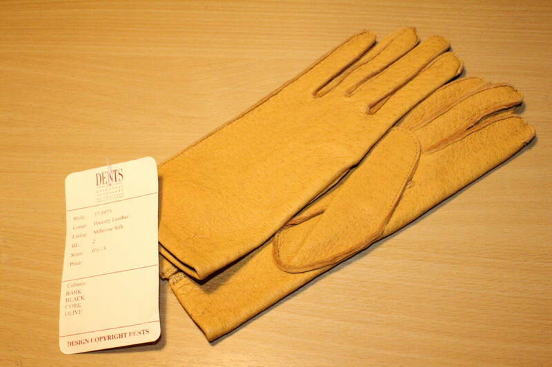 未使用新品 デンツ サイズ 6.5 ペッカリーレザー ミラネーゼシルク ライニング 手袋 防寒具 レディース イエロー系 DENTS