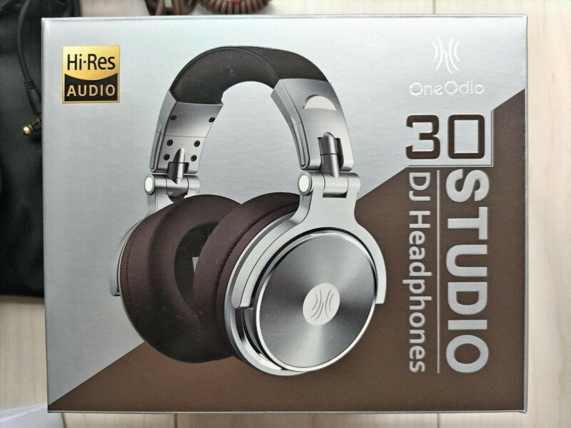 スタジオ ヘッドホン　有線　Amazon 360 reality audio　体感 可能　銀 シルバー　茶 ブラウン ONE audio　DJ HEAD PHONE　Hi - Res audio