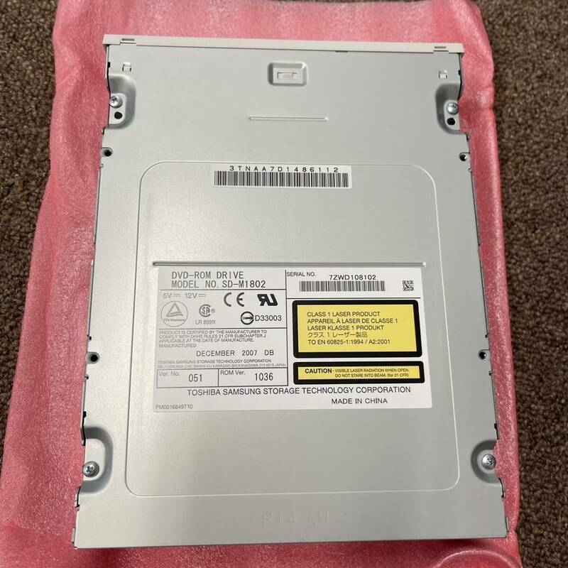 DVD-ROM DRIVE MODEL NO.SD-M1802　東芝　SAMSUNG