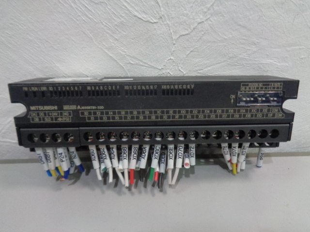 三菱MELSEC シーケンサーPLC CC-LINK AJ65SBTB1-32D 小形タイプリモートI/Oユニット（DC入力，32点, 端子台）INPUTユニット　FA機器