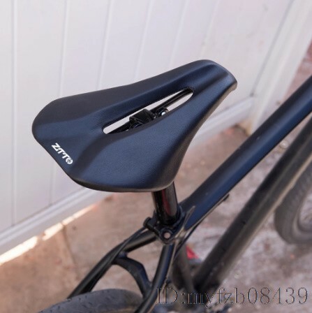 Ax1658: 自転車 サドル 軽量 トライアスロン サドルシート 男性 交換 快適 サイクリング シート 椅子 座席 取り替え イス 白色 赤色 黒色