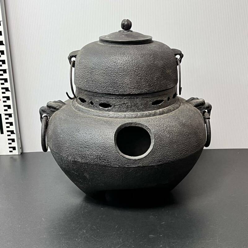 茶道具 茶釜 風炉釜 鉄製 茶器 風炉 鉄器 茶道 工芸品 アンティーク b3-147