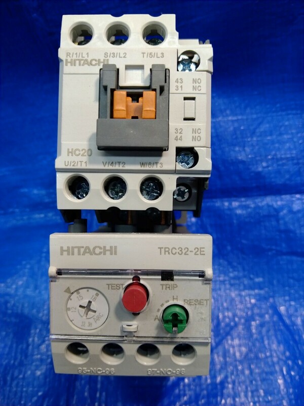 中古　日立産機　電磁接触器HC-20 コイル電圧Ac100v サーマルTRC32-2E サーマル値13〜18A Ac220v 3.7kwモータ用　6ヶ月使用。