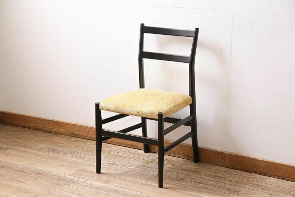 R-045986　中古　Cassina(カッシーナ)　GIO PONTI(ジオ・ポンティ)　646 和を感じるモダンなチェア(椅子、ダイニングチェア)(定価約10万円)