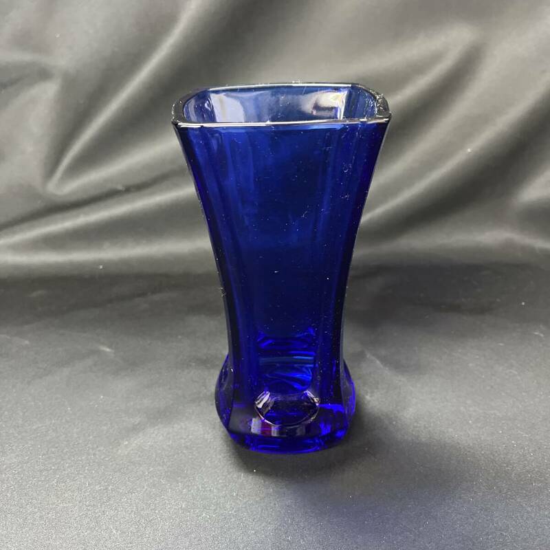 ブルー　青　フラワーベース　花瓶　ガラス　フランス製　綺麗　上品　シンプル