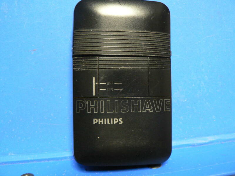 送料最安 220円 美容28-03：フィリップス　電池式シェーバー　PHILIPS　HP1215　単3電池2本で動作　