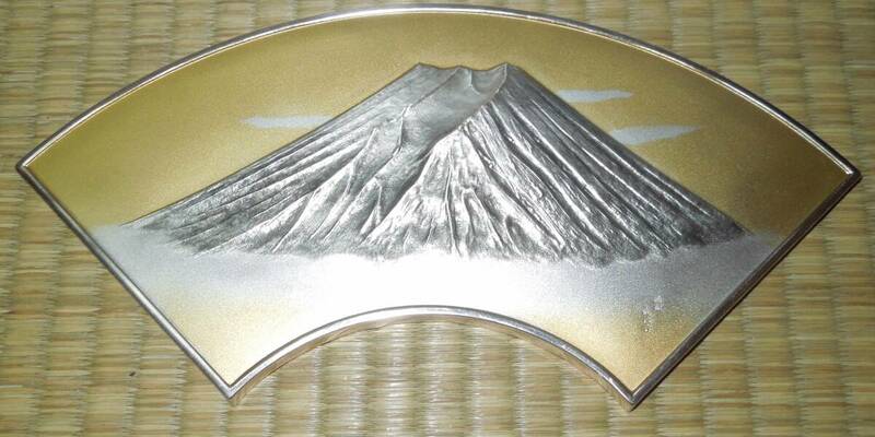 純銀・銀製　純銀刻印　富士山　最大幅：約21.5cm 約77g