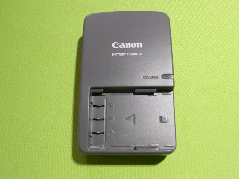 【美品】【即決】 Canon キャノン 【純正品】 　充電器　CB-2LW 　NB-2L NB-2LH 用　動作品 