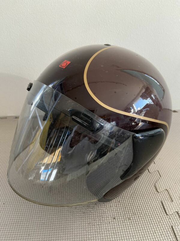 3.3 ヘルメット　ANSI STD:Z90.1-1971 NO A W048352 MANUFACTURER ARAI HELMET; LID. SAITAMA, JAPAN 57.58 CM T. NISHIZUKA レストベース