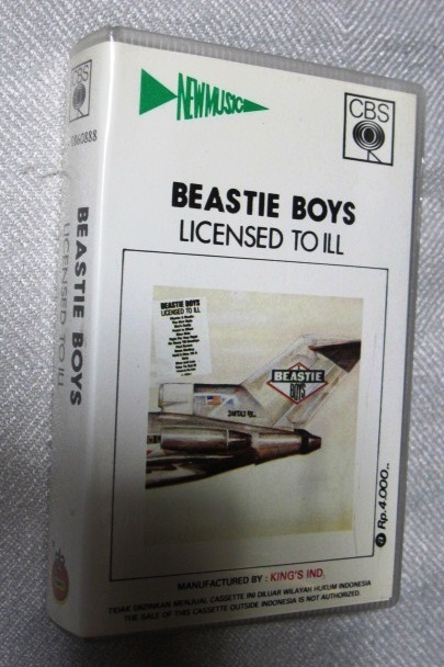 輸入版ミュージックカセットテープ「BEASTIE BOYS LICENSED TO ILL」 ビースティ・ボーイズ １９８６年