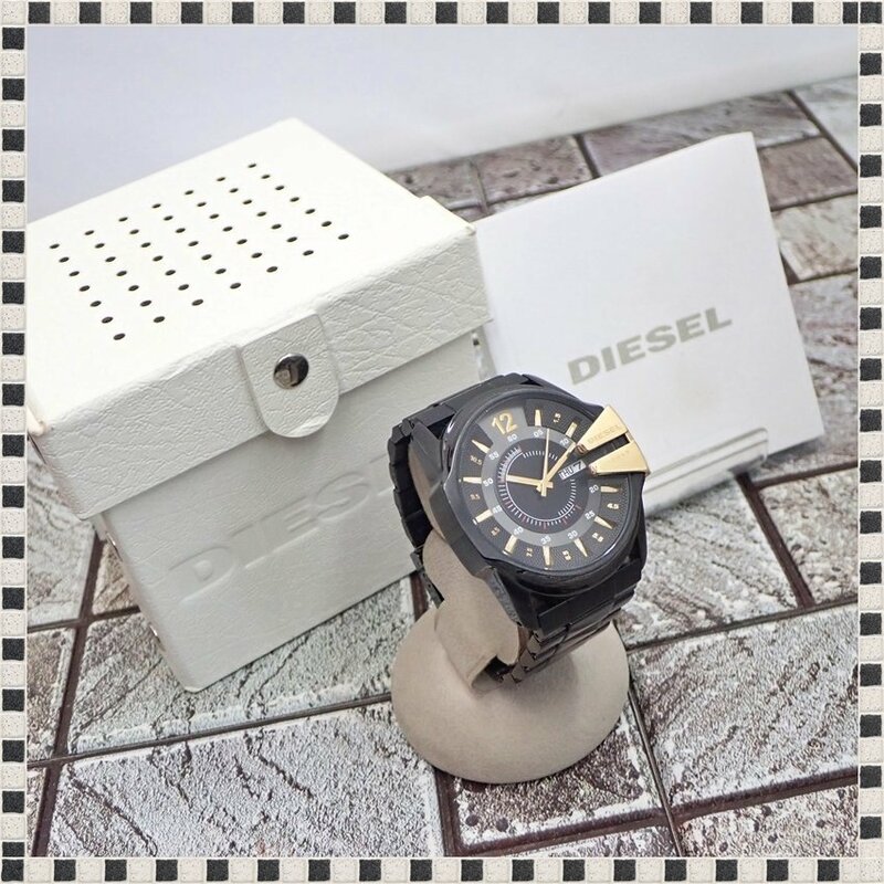 【 美品 】 ディーゼル マスターチーフ DZ-1209 デイデイト ブラック×ゴールドカラー クォーツ 44mm メンズ 腕時計 稼動品 箱付属 DIESEL