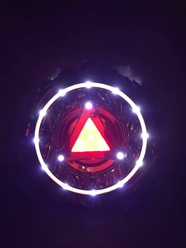 即決価格！！信工房 牙狼 ガロ エンブレム 大型 三角マーク LED発光！家庭用コンセントタイプ お部屋のインテリアに！！