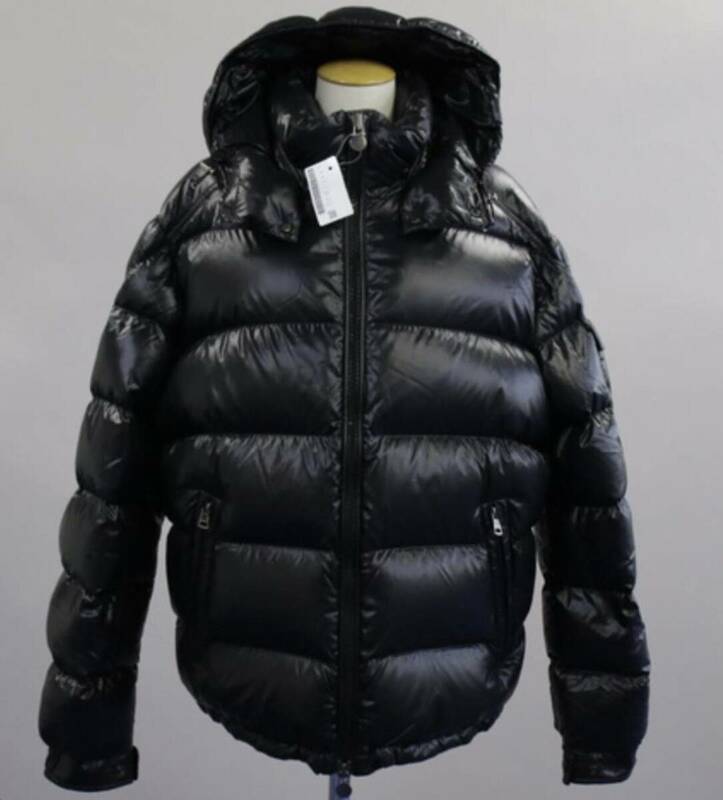 MONCLER モンクレール ダウン 2022年モデル　美品