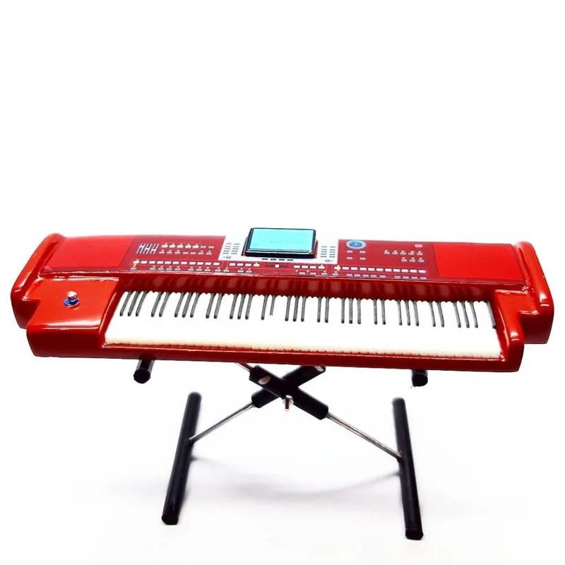 ドール用ミニチュアキーボード赤色。ミニ楽器