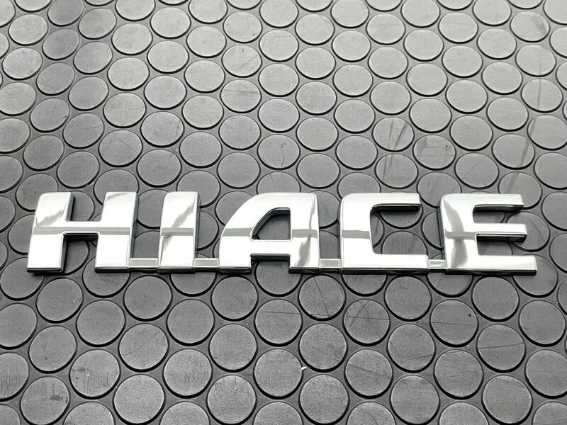新車外し 純正品 7型 200系 HIACE ハイエース バックドア エンブレム