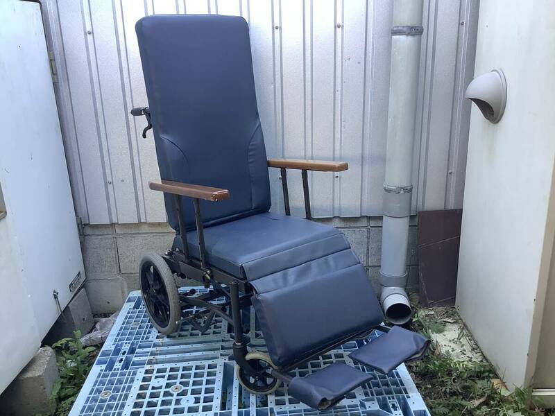 ◆車椅子　リクライニング◆アルミ 軽量 折り畳み 病院 在宅 リハビリ 施設 老人介護 看護 介助用