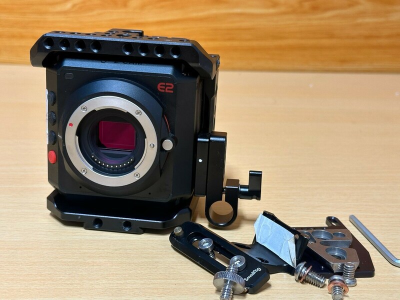 Z CAM E2 4K シネマカメラ 10ビットカラー 4/3インチWDR CMOSセンサー 13~15ストップダイナミックレンジ E1503 動作確認済み!