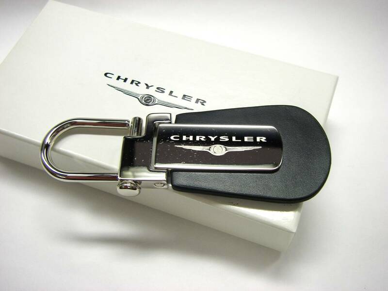 Chrysler キーリング / クライスラー純正キーホルダー　　黒・クロームシルバー