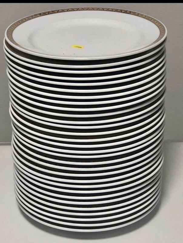 BIG SALE★★おすすめ★★ JAPAN NORITAKE USED DINERS WHITE PLATES (23cm)日本ノリタケ白プレート23cm ★★★30枚セット★★★中古です。