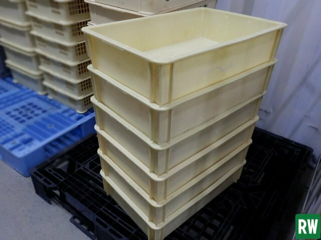 【6個セット】番重 プラスチックコンテナ サンコー 三甲 クリーム 幅570×奥行385×高さ130mm パンコンテナ 角に欠けあり含む [2]