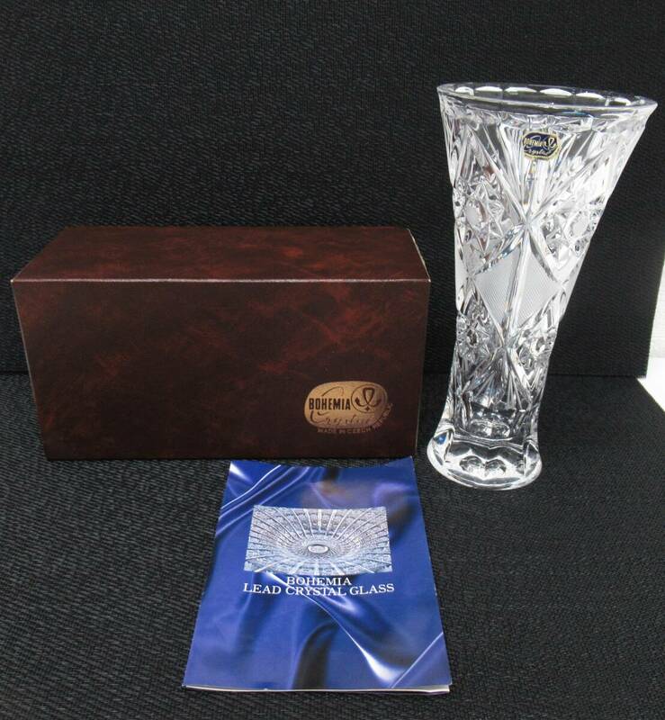 [D021] BOHEMIA LEAD CRYSTAL GLASS ボヘミア　レッド・クリスタル・ガラス　花瓶　花器　ガラス工芸 箱付き