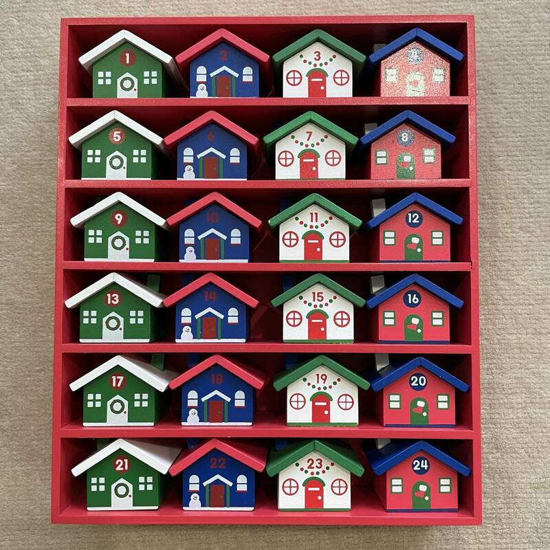 クリスマス 木製 アドベント カレンダー 家 箱 24個