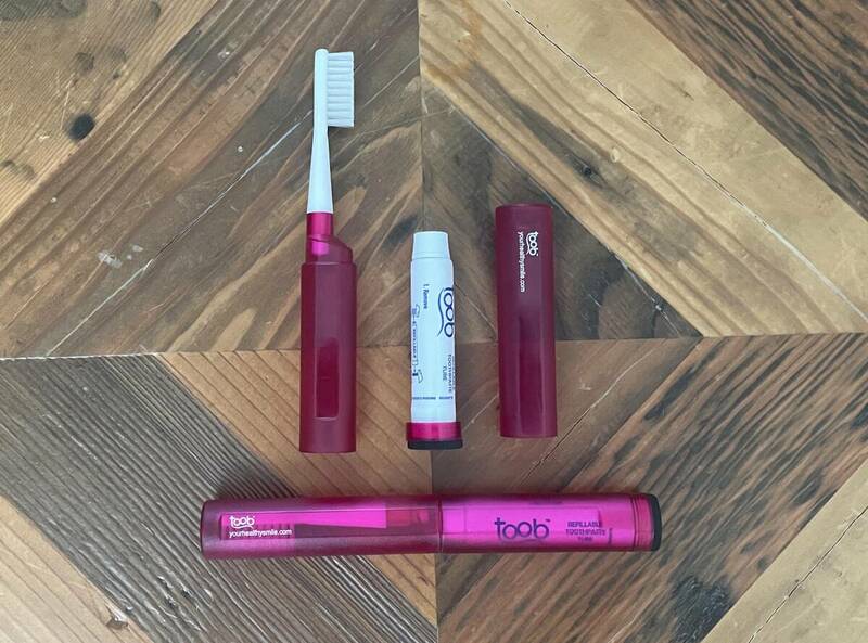 Toob Travel Toothbrush PINK ピンク