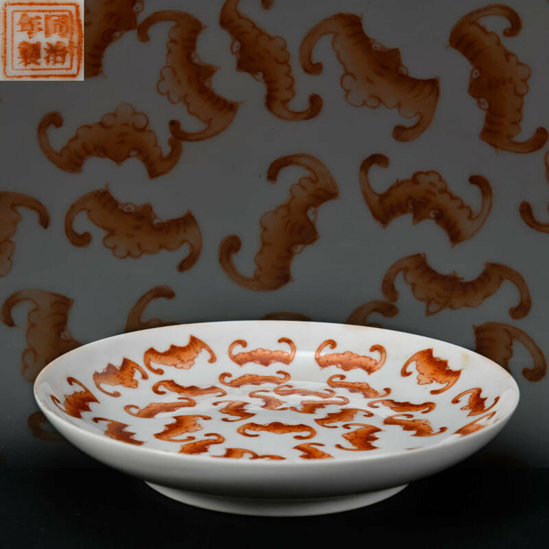 br10534 中国古玩 蝙蝠文色絵小皿 大清同治年製 陶磁器 在銘 置物 唐物 幅13.6cm 高2.5cm