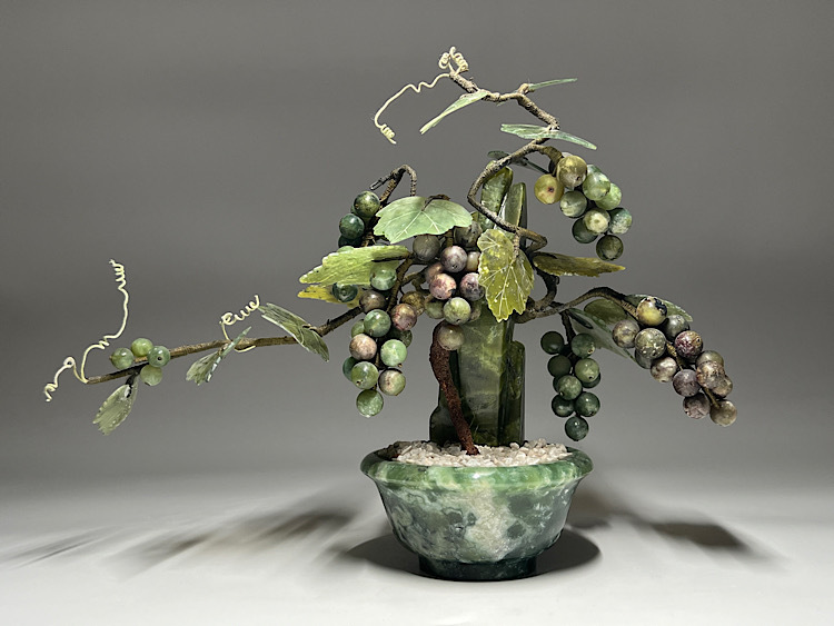 【瑞】中国美術 唐物 玉石製 葡萄 彫刻 植木鉢 盆栽鉢 置物 飾り物 重さ：１０７２ｇ