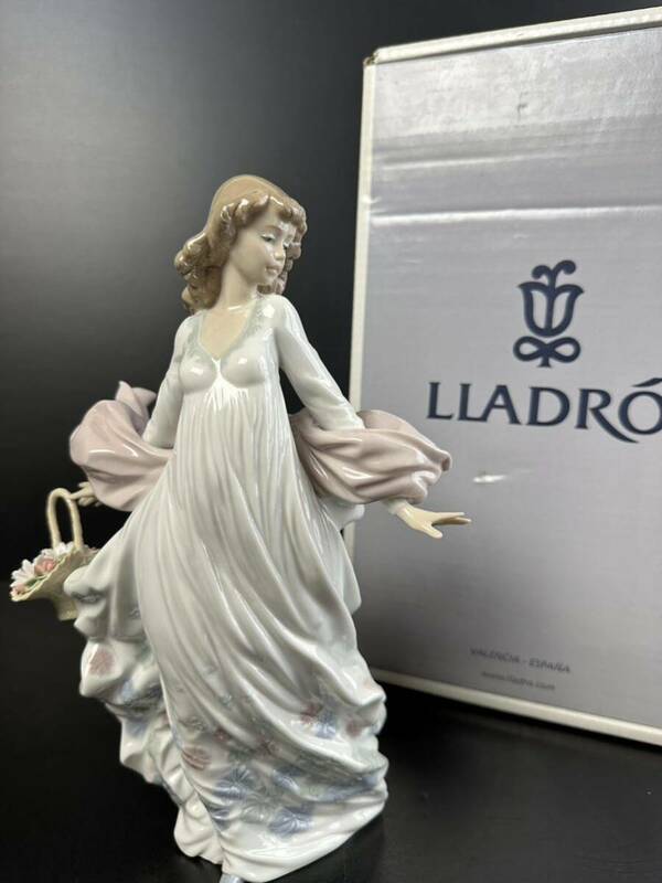 [M12] LLADRO Springsplendor「春の輝き」 1992年発表h30cm×w18cm リヤドロ フィギュリン 置物 春の輝き 陶器人形 女性 インテリア
