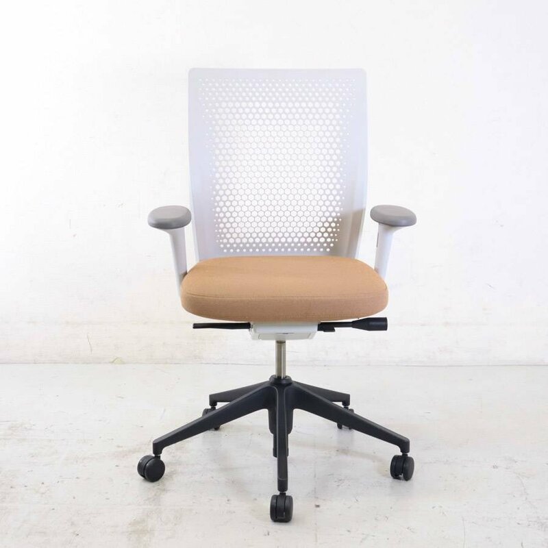vitra. ヴィトラ 【ID Air】ID Chair Concept IDチェア デスクチェア 肘付き 布張り ブラウン系 アントニオ・チッテリオ IDエア★823h16